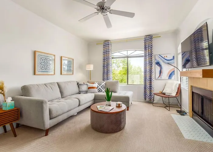 Resort-style 1br Walkable Putting Pool Scottsdale