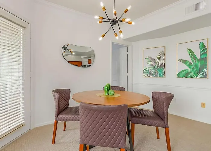 Resort-style 1br Walkable Putting Pool