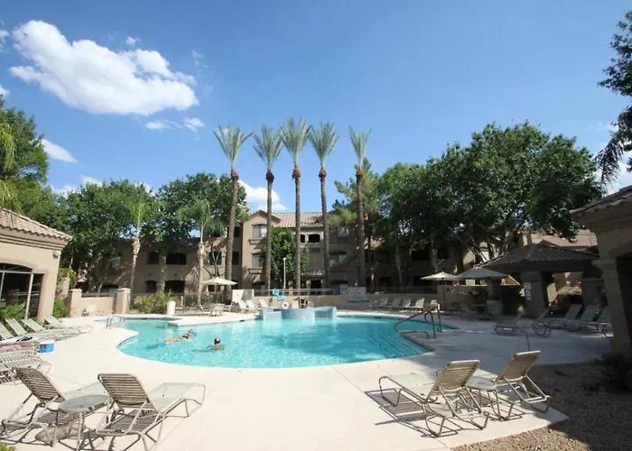 Resort-style 1br Walkable Putting Pool Apartment