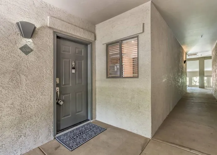 Resort-style 1br Walkable Putting Pool * Scottsdale