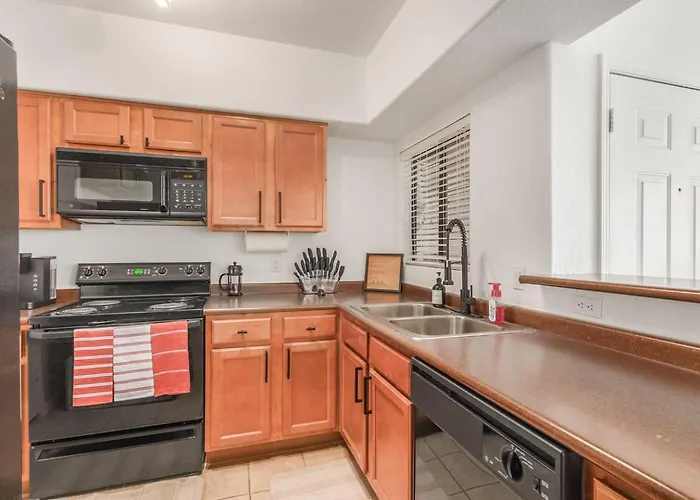 Apartment 1br Pools, Trails Mountain Views